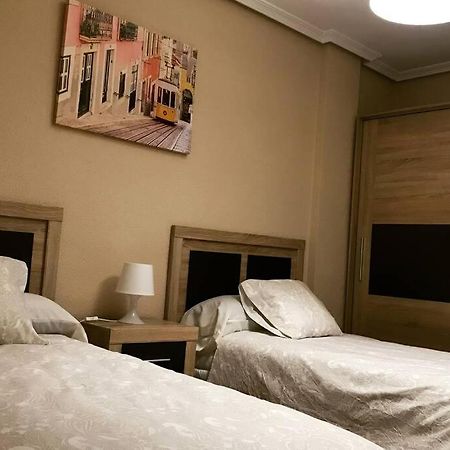 Apartamento Piso La Reina Medina del Campo Exterior foto