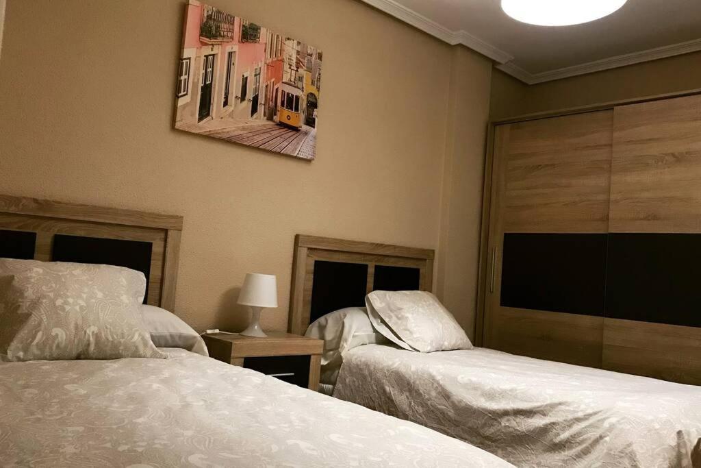 Apartamento Piso La Reina Medina del Campo Exterior foto