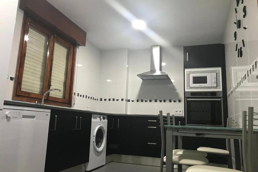 Apartamento Piso La Reina Medina del Campo Exterior foto
